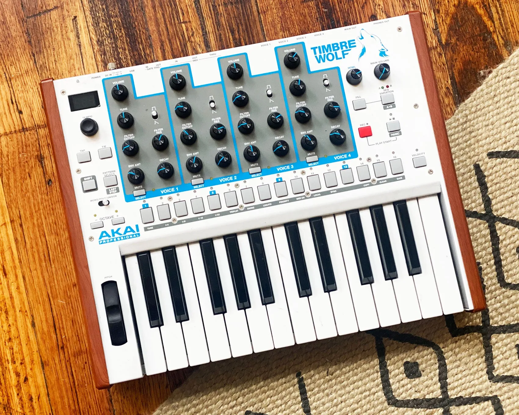Akai Timbre Wolf
