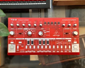 Behringer TD-3 SB Analog Bass Line Synth - Strawberry