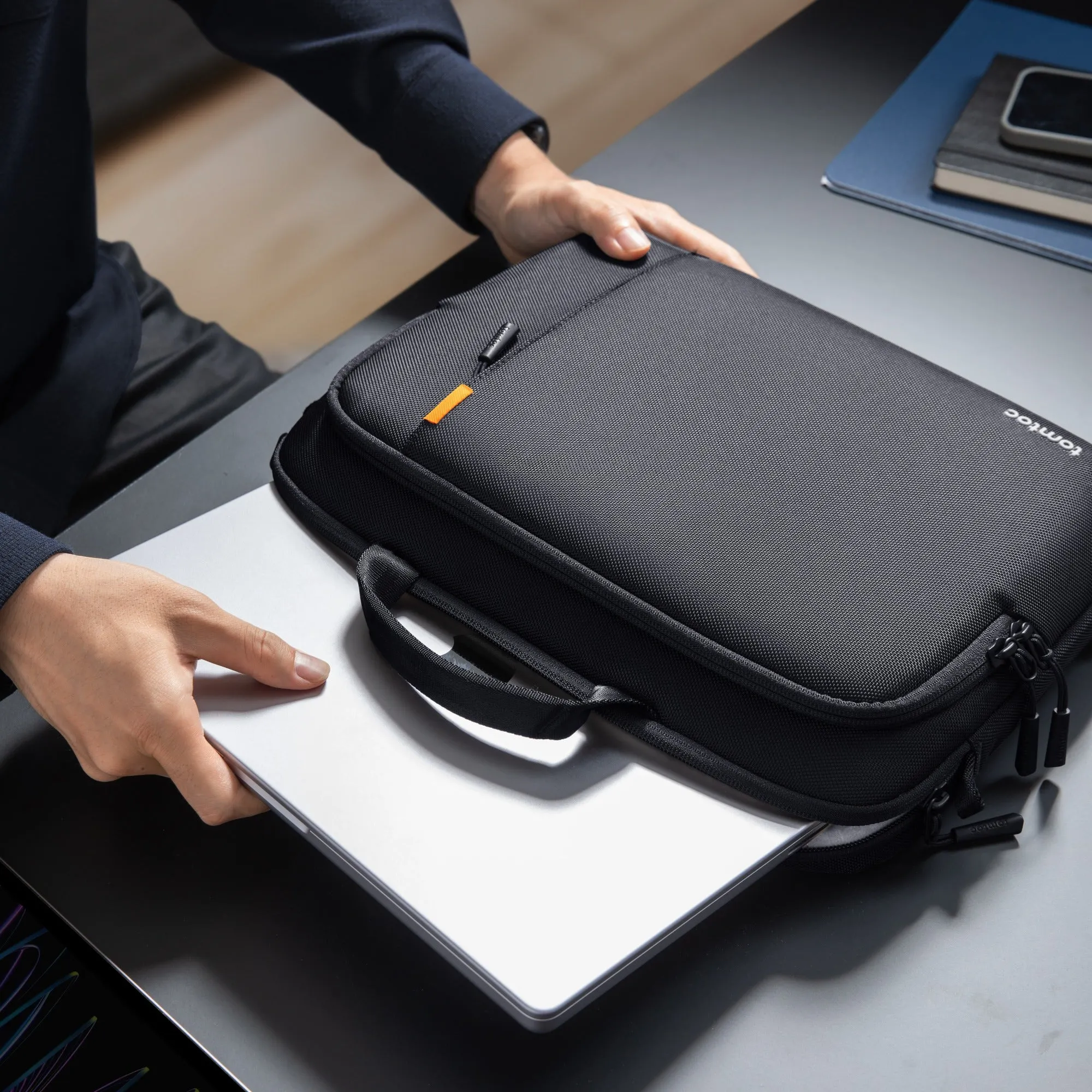 Defender-A30 Laptop Case with Shoulder Strap for 16-inch MacBook Pro