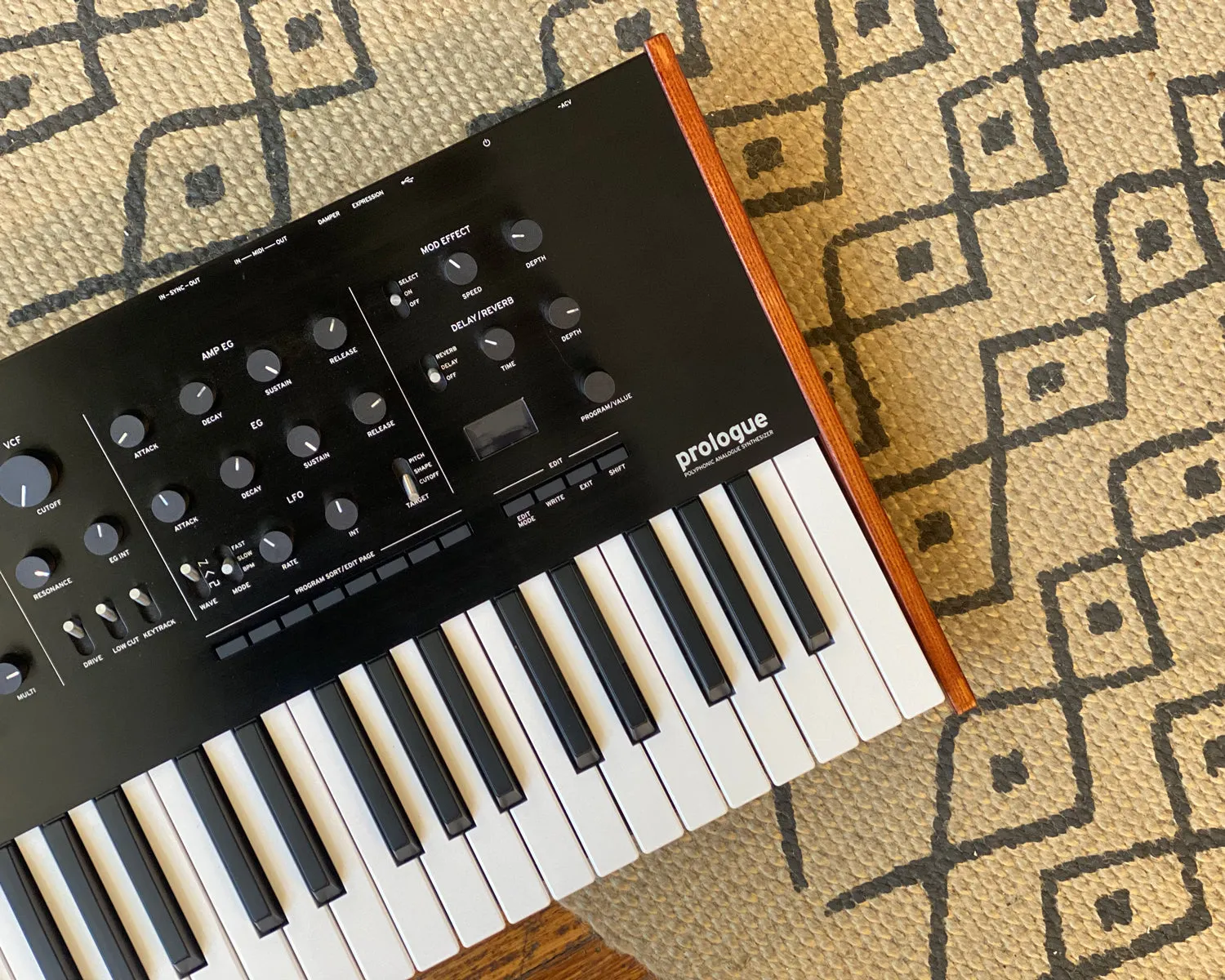 KORG Prologue 8 - 8-Voice Analog Synth - Made in Japan 🇯🇵