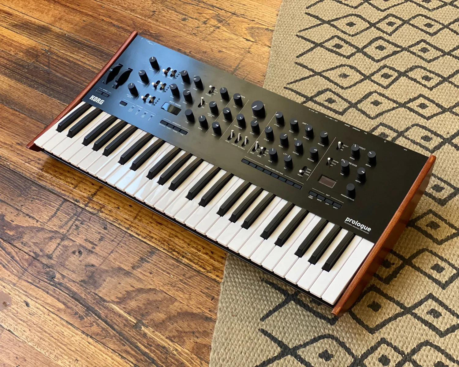 KORG Prologue 8 - 8-Voice Analog Synth - Made in Japan 🇯🇵