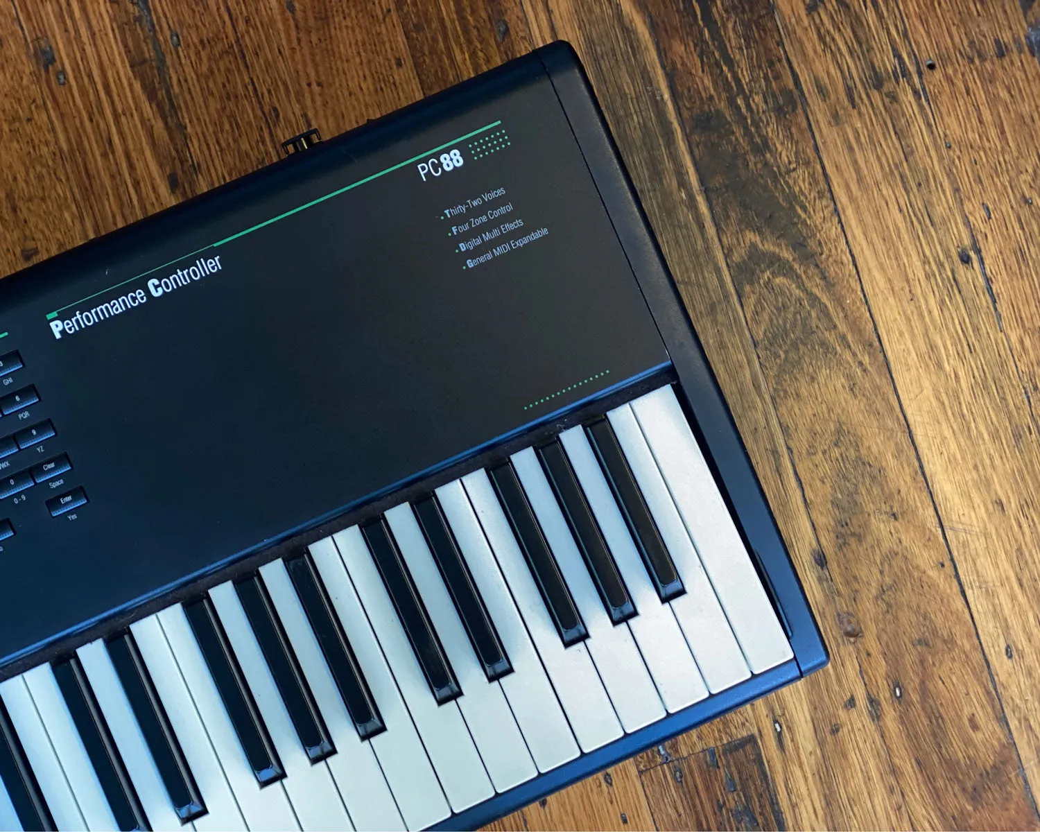 Kurzweil PC-88 64-Voice Performance Controller and Synthesizer