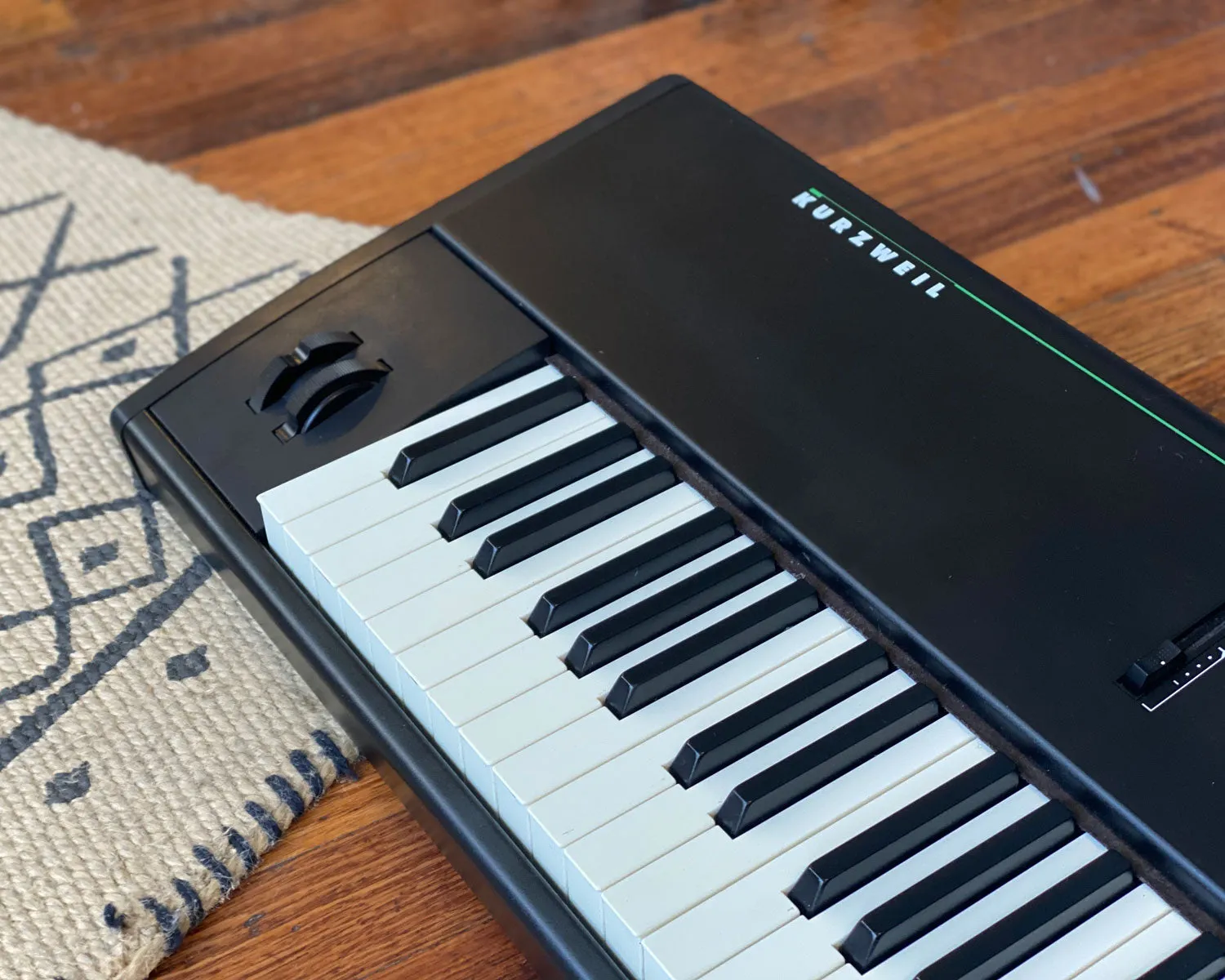 Kurzweil PC-88 64-Voice Performance Controller and Synthesizer