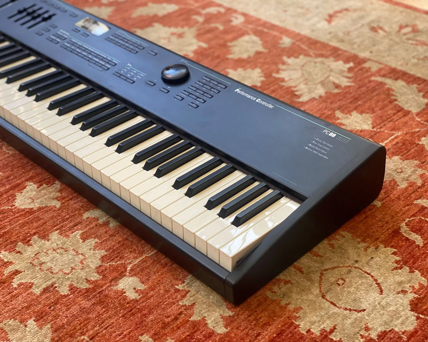Kurzweil PC-88 64-Voice Performance Controller and Synthesizer