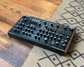 Novation Peak Polyphonic Synthesiser w/Decksaver
